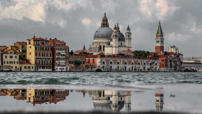 uploaded-image-merak-ve-halkla-iliskiler-1698143070792
